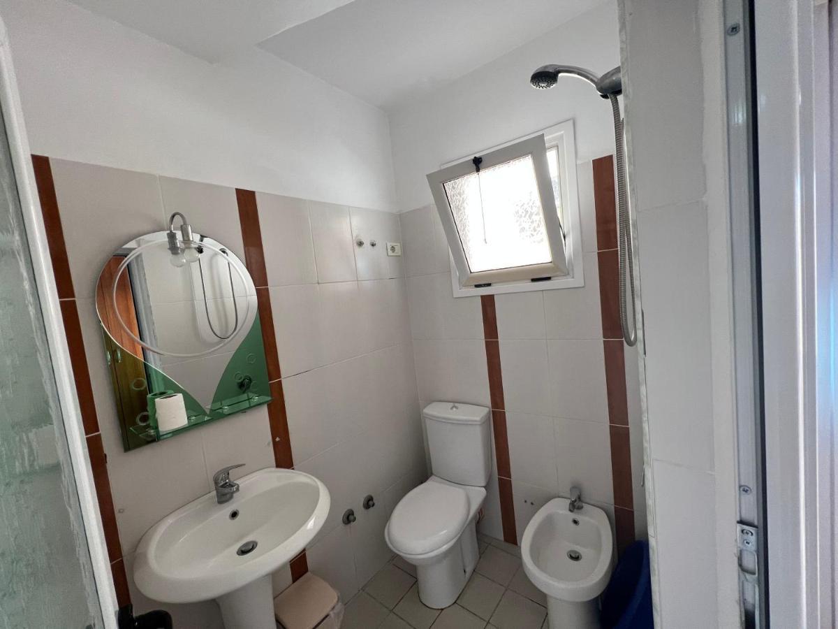 Guest House Vlorë Exteriör bild