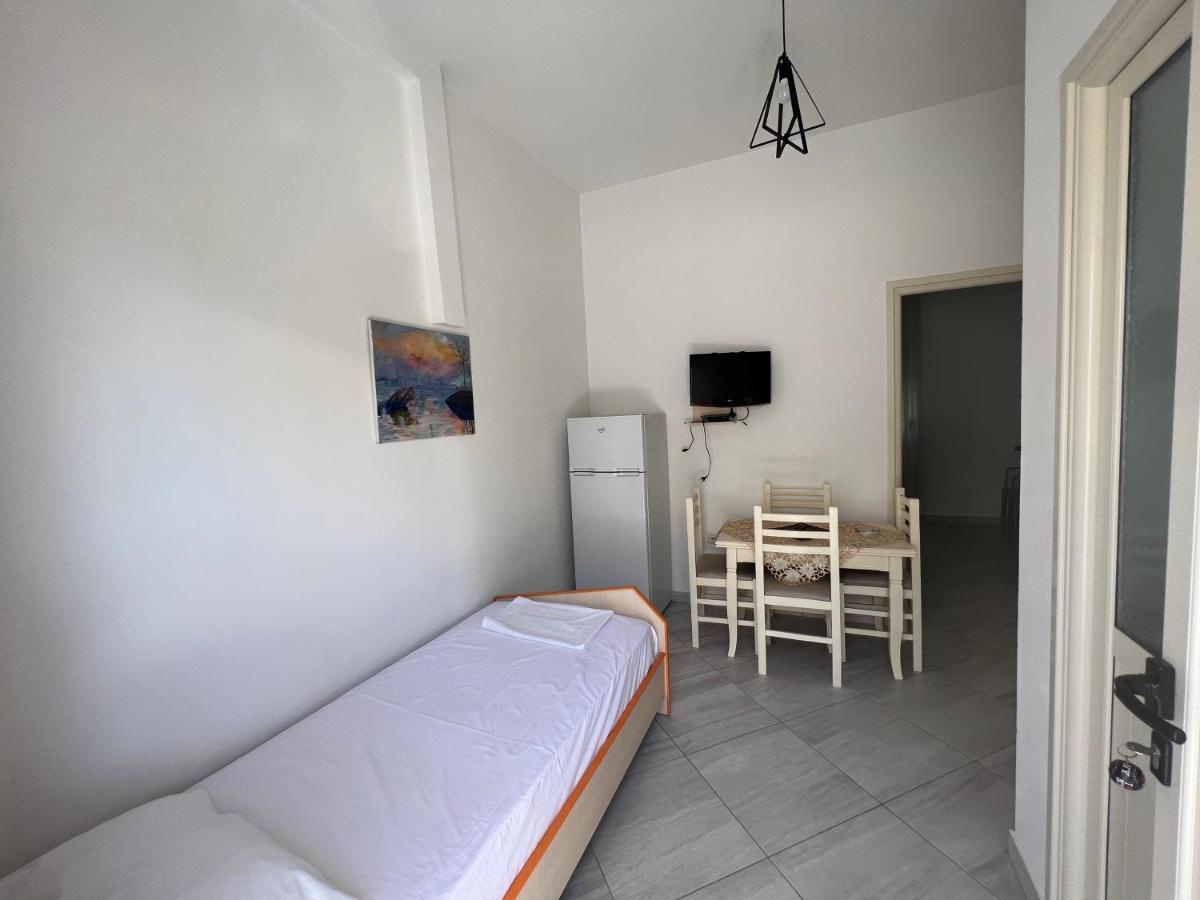 Guest House Vlorë Exteriör bild